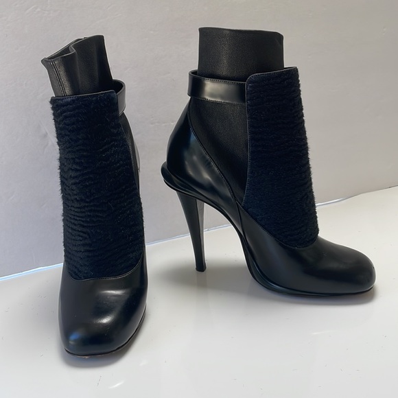 FENDI Black and Navy Leather Textured Ankle Moto Heeled Booties - Picture 10 of 10